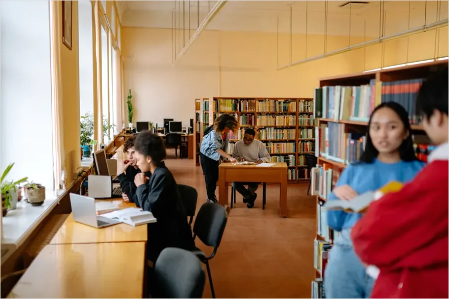 Detail Students Studying In Library Photo Number 16