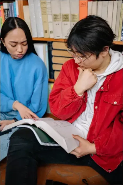 Detail Students Studying In Library Photo Number 8