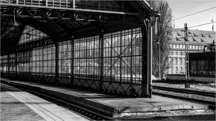 Detail Train Station Building Exterior Photo Number 2