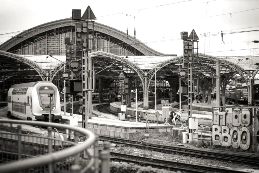 Detail Train Station Building Exterior Photo Number 5