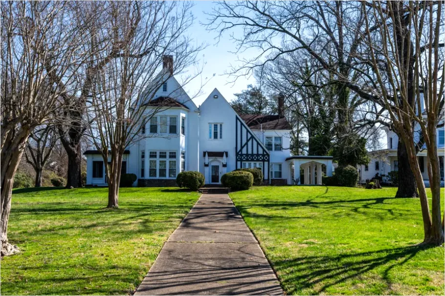 Detail Tudor Revival House Exterior Photo Number 3
