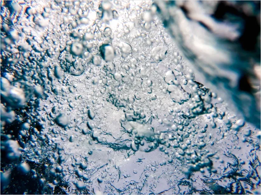 Detail Underwater Abstract Bubbles Photo Number 2