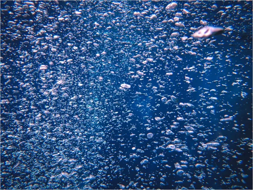 Detail Underwater Abstract Bubbles Photo Number 3