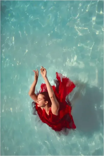Detail Underwater Ballet Dance Photo Number 12