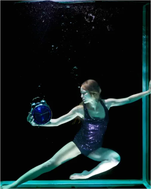 Detail Underwater Ballet Dance Photo Number 7