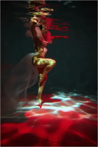 Detail Underwater Ballet Dance Photo Number 8