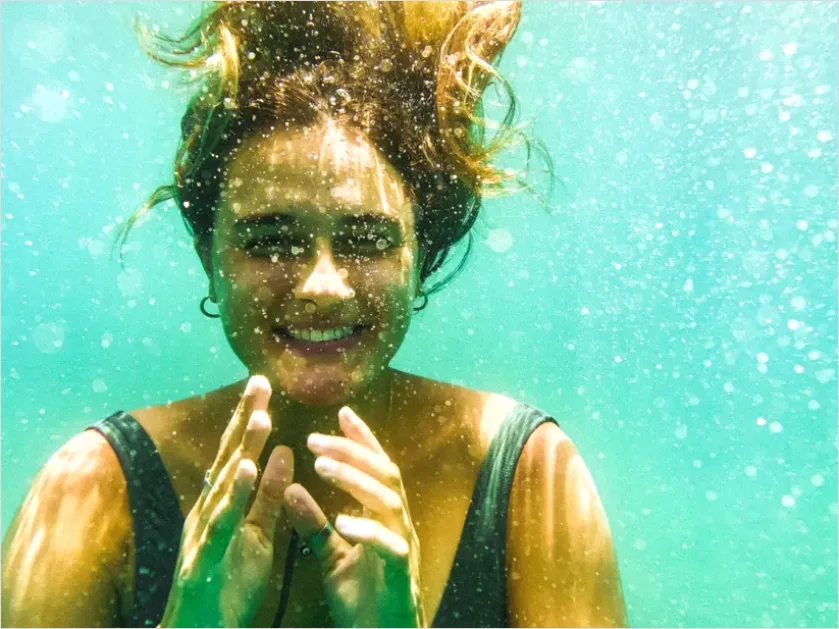 Detail Underwater Hair Floating Portrait Number 12