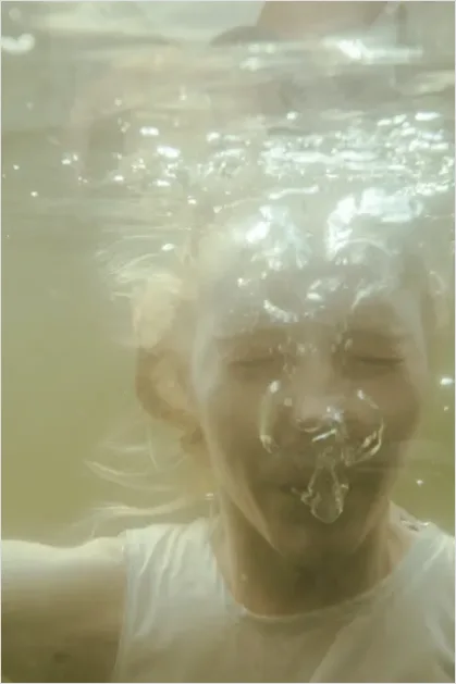 Detail Underwater Hair Floating Portrait Number 15