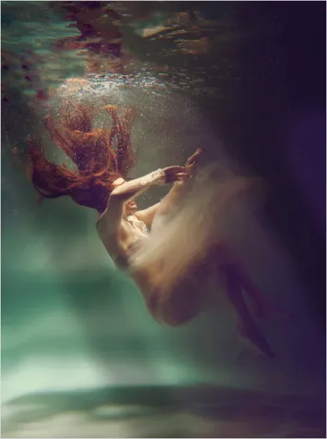Detail Underwater Hair Floating Portrait Number 3