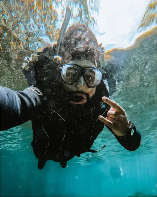 Detail Underwater Lake Snorkeling Photo Number 6