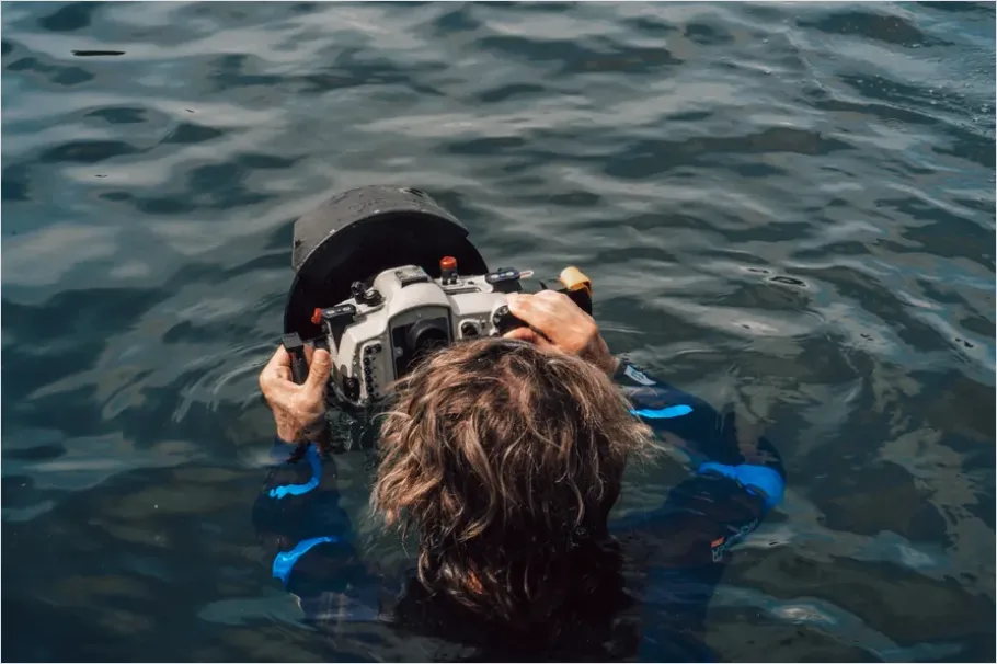 Detail Underwater Photographer With Camera Photo Number 7