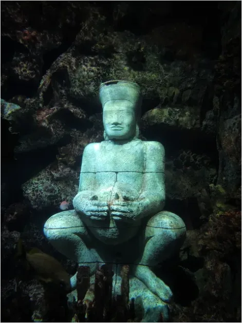 Detail Underwater Statue Reef Photo Number 2