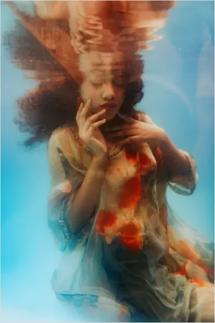 Detail Underwater Wedding Dress Photo Number 8