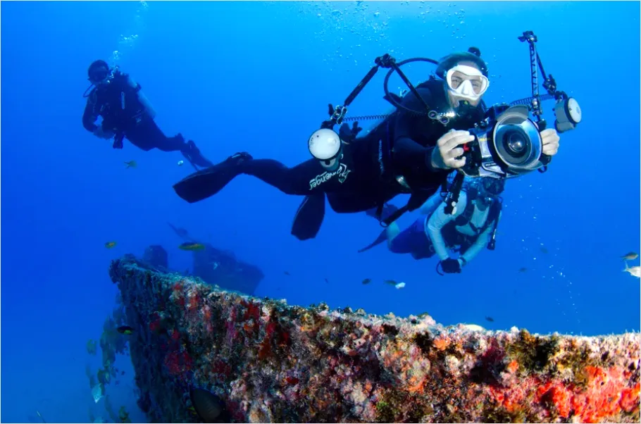 Detail Underwater Wreck With Diver Photo Number 11
