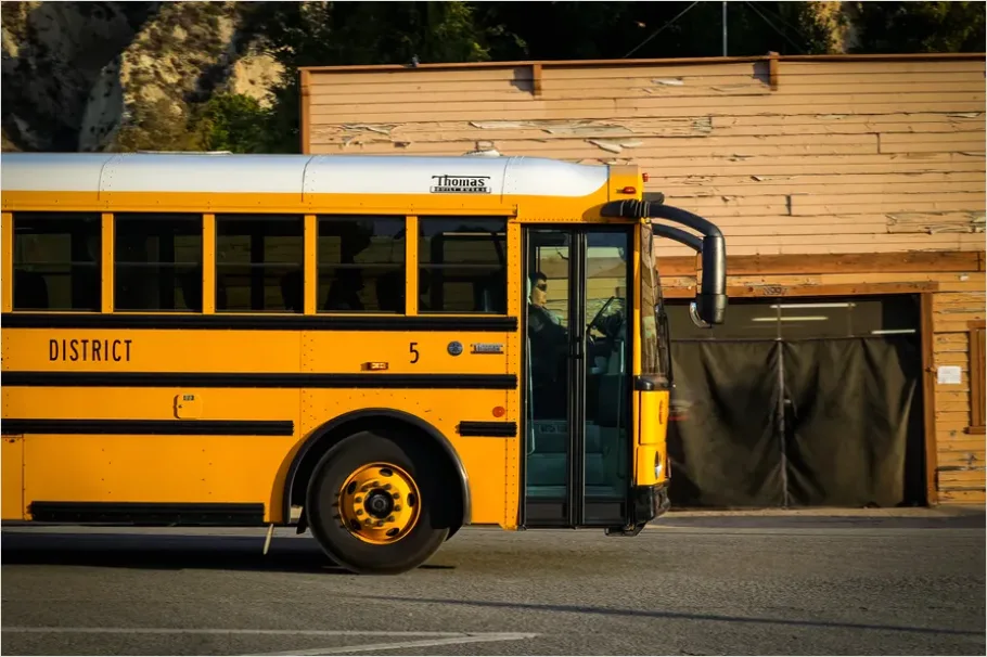 Detail Yellow School Bus Photo Number 15