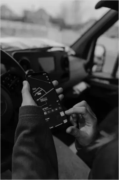 Detail Car Rental App On Smartphone Photo Number 12