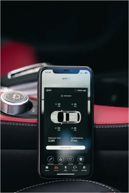 Detail Car Rental App On Smartphone Photo Number 9