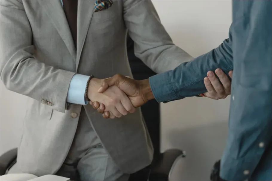 Detail Executive Handshake Suit Close Up Photo Number 14
