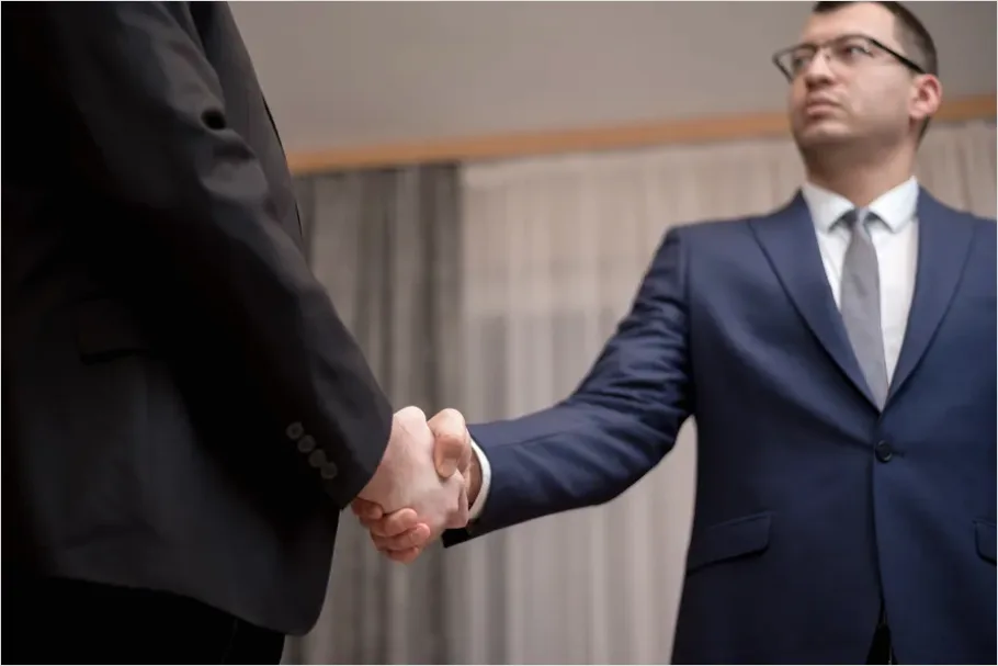 Detail Executive Handshake Suit Close Up Photo Number 9