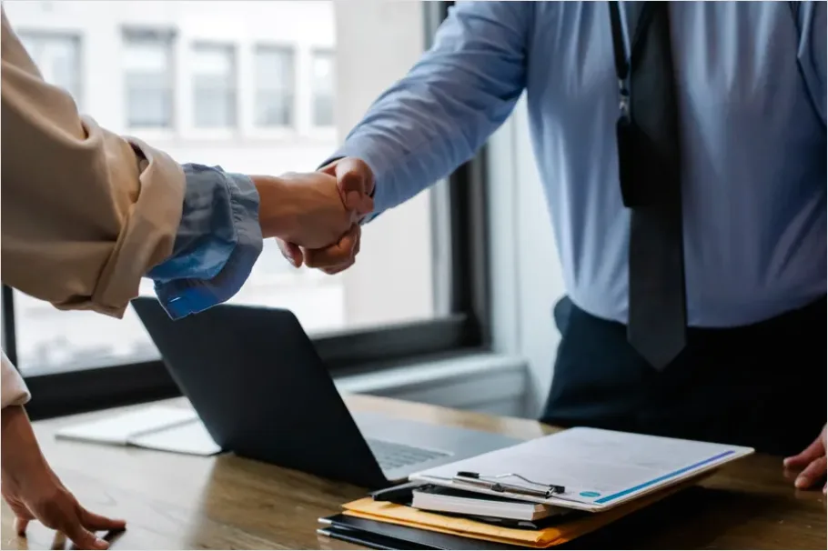 Detail Job Interview Handshake Office Photo Number 15
