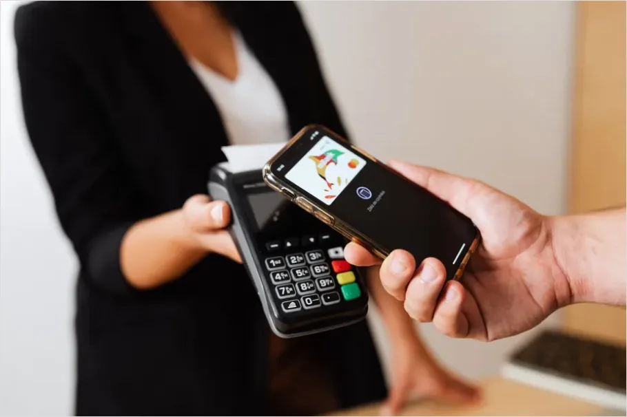 Detail Mobile Payment With Smartphone Close Up Photo Number 12