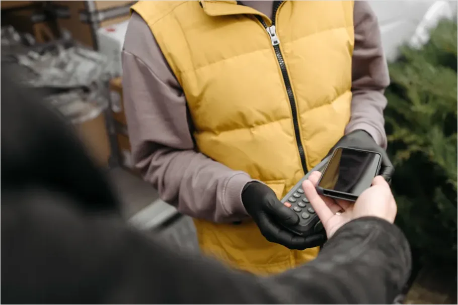 Detail Mobile Payment With Smartphone Close Up Photo Number 7