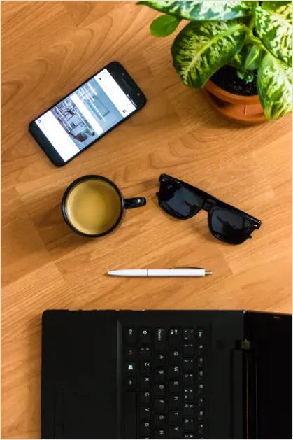 Detail Modern Office Desk Setup Flat Lay Number 9