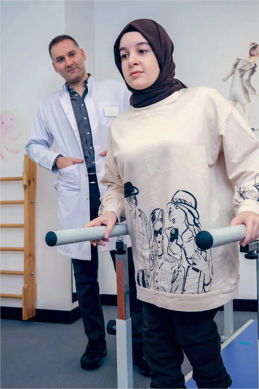 Detail Physical Therapist Guiding Patient Exercise Number 12