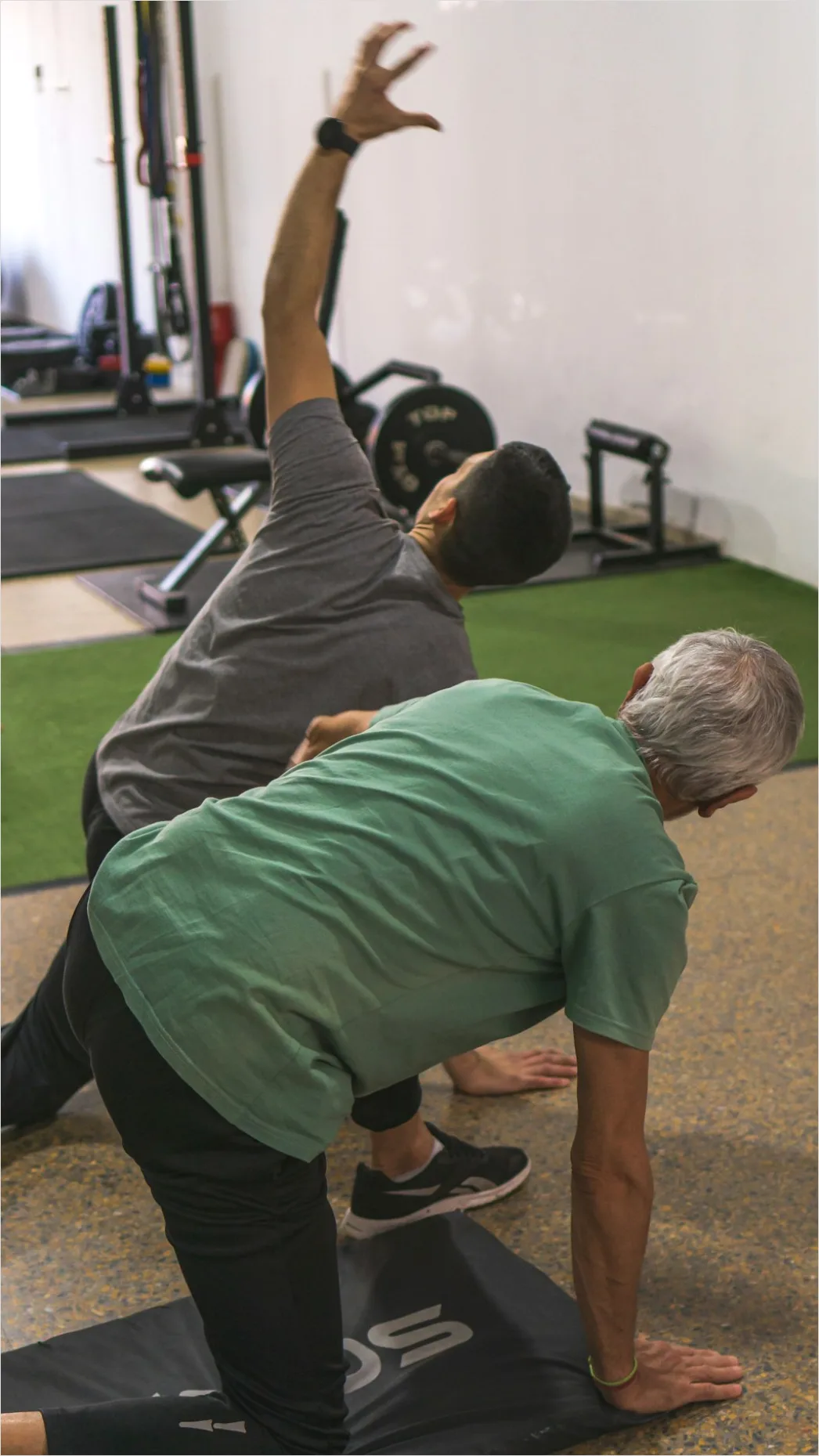 Detail Physical Therapist Guiding Patient Exercise Number 5