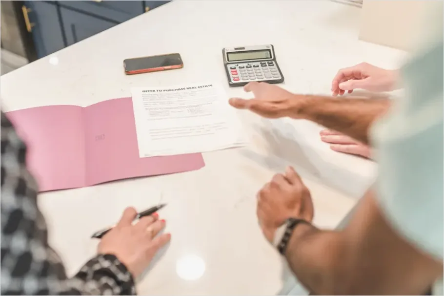 Real Estate Closing Documents Table Photo 95f6