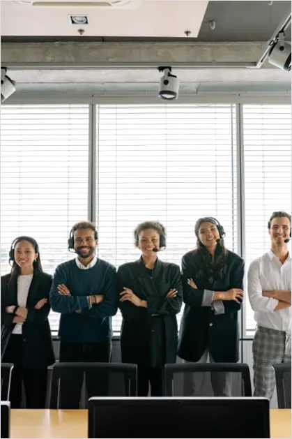 Detail Sales Team Calling Prospects Office Photo Number 2