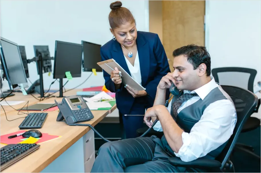 Detail Sales Team Calling Prospects Office Photo Number 13