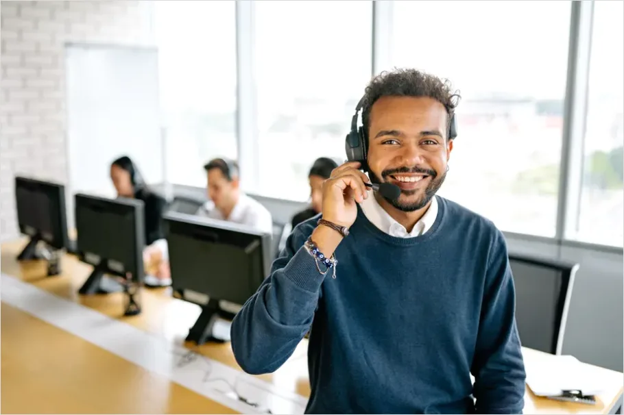 Detail Sales Team Calling Prospects Office Photo Number 3