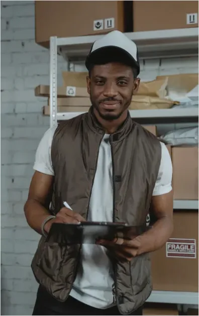 Detail Warehouse Manager With Clipboard Photo Number 16