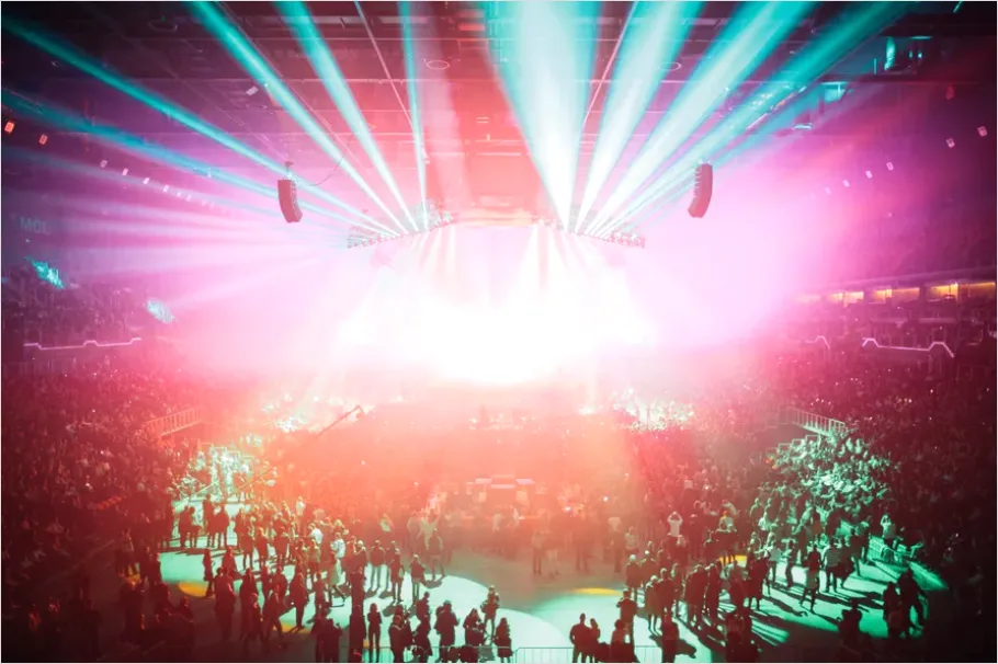 Detail Arena Concert Crowd Wide Shot Photo Number 13