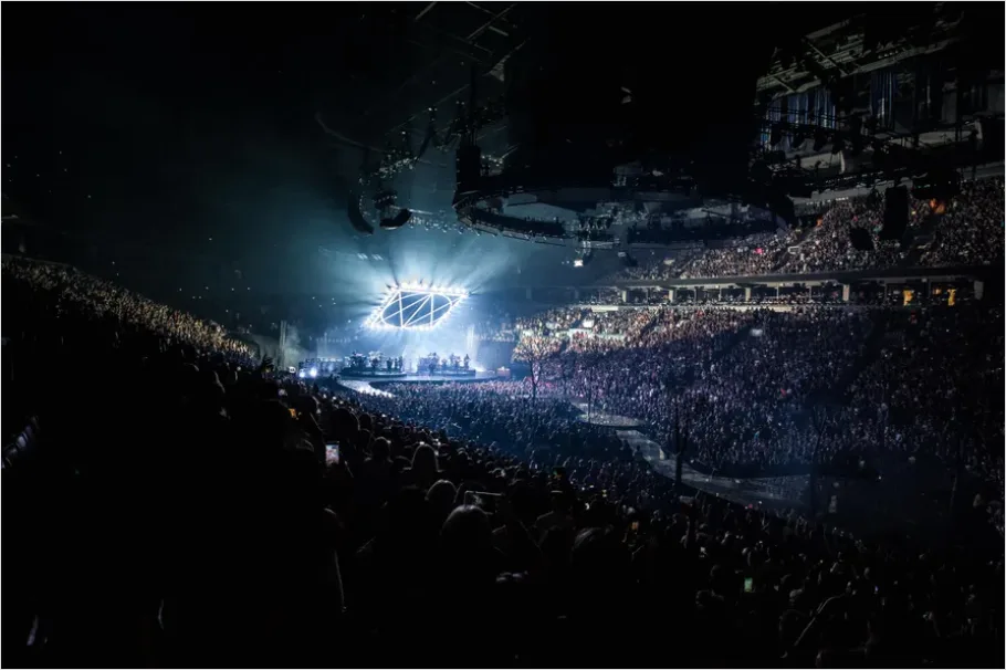 Detail Arena Concert Crowd Wide Shot Photo Number 7