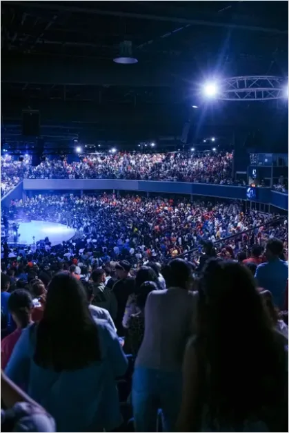 Detail Arena Concert Crowd Wide Shot Photo Number 10