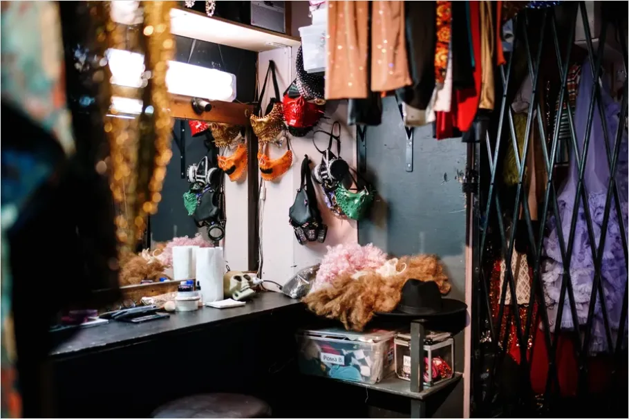 Backstage Theater Dressing Room Photo 7c30