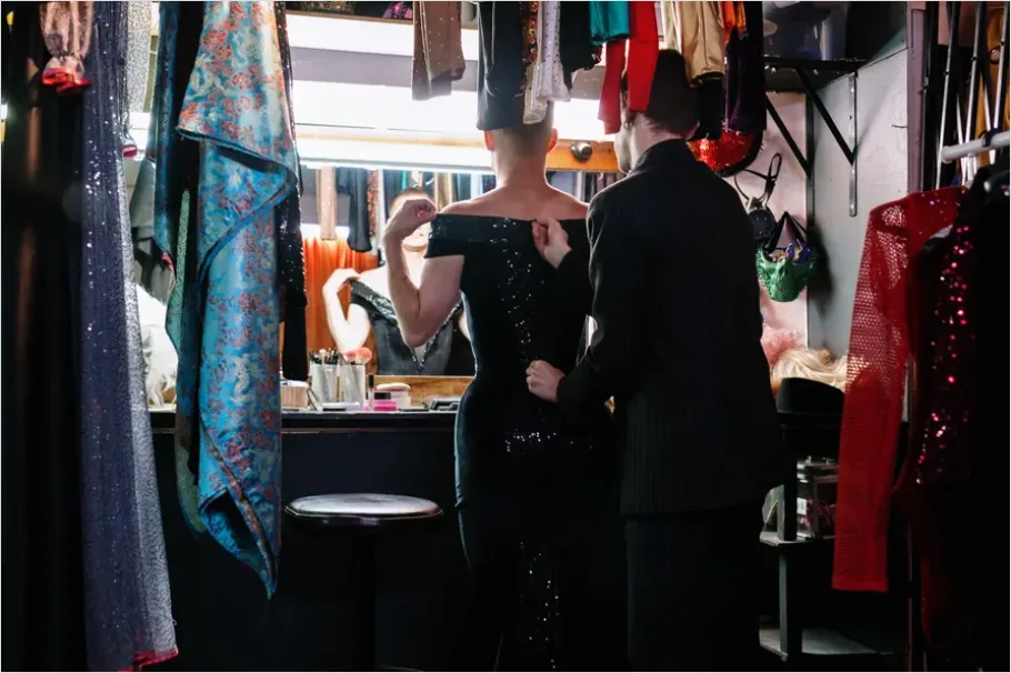 Detail Backstage Theater Dressing Room Photo Number 2