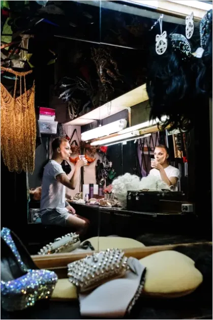 Detail Backstage Theater Dressing Room Photo Number 15