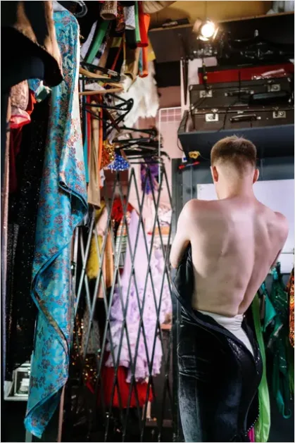 Detail Backstage Theater Dressing Room Photo Number 6