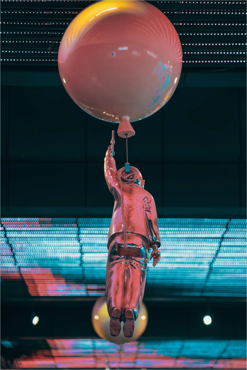 Detail Balloon Drop Stage Celebration Moment Number 11