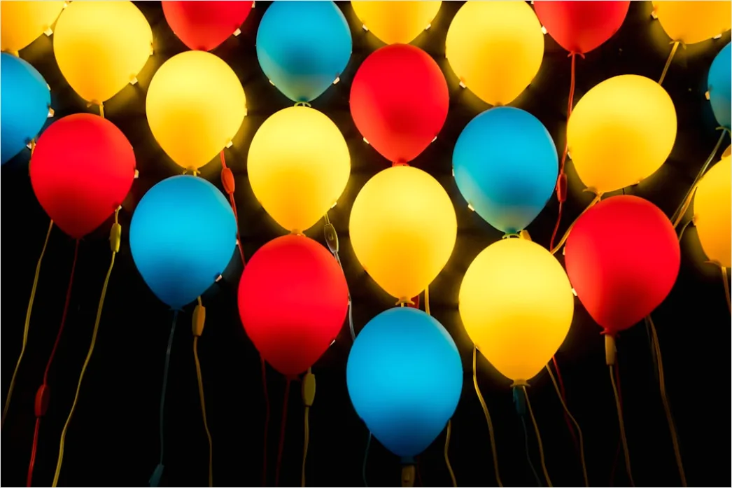 Detail Balloon Drop Stage Celebration Moment Number 4