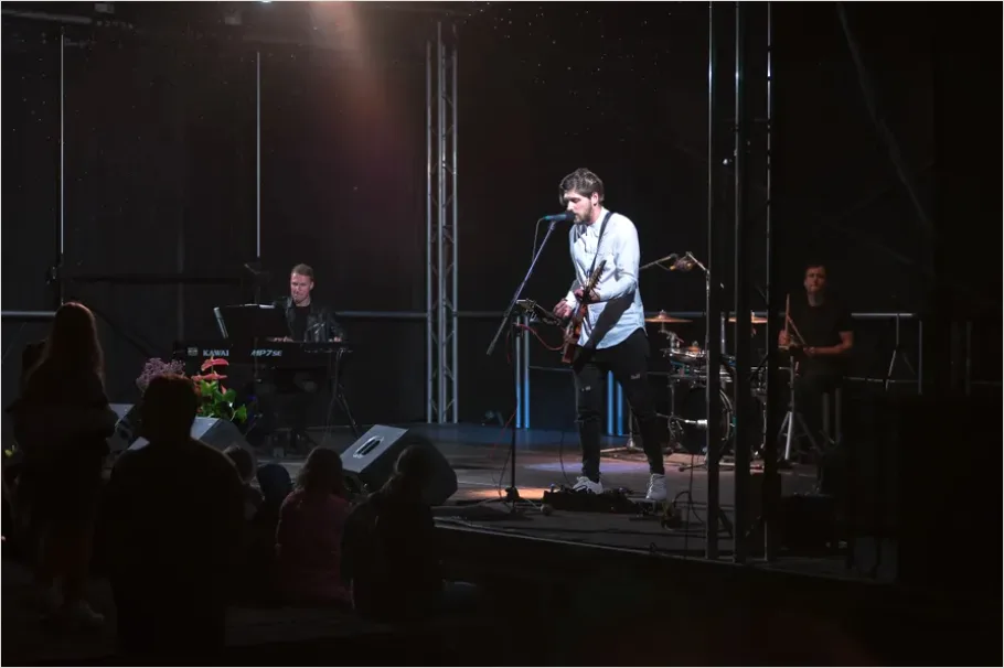 Detail Band Performing Live Stage Photo Number 15