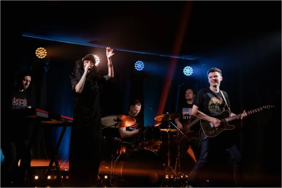 Detail Band Performing Live Stage Photo Number 6