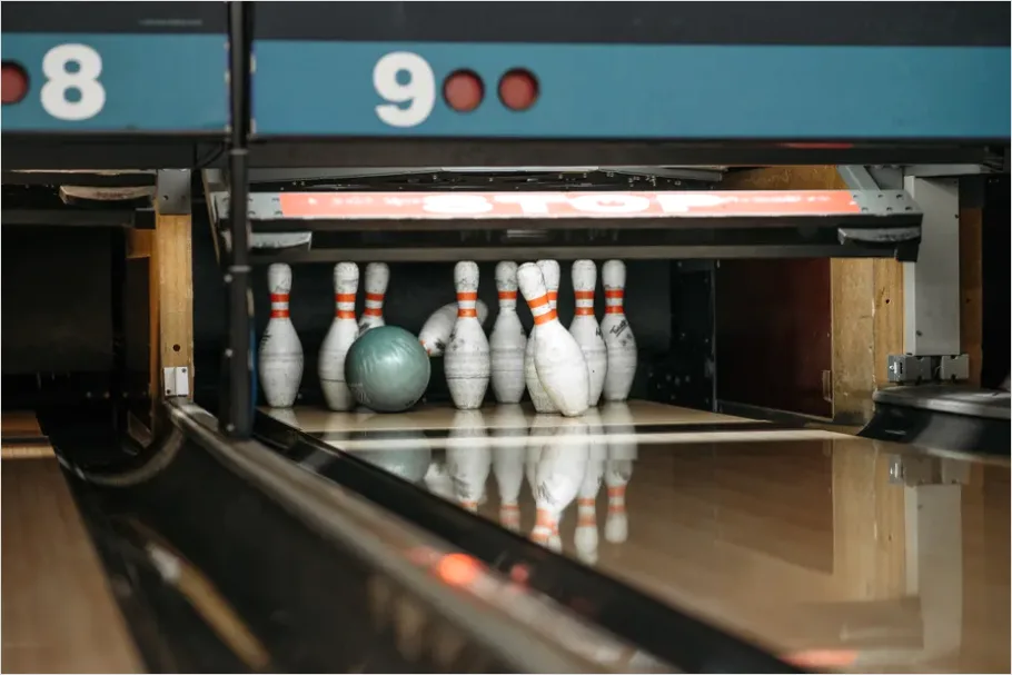 Detail Bowling Alley Lane Action Photo Number 11