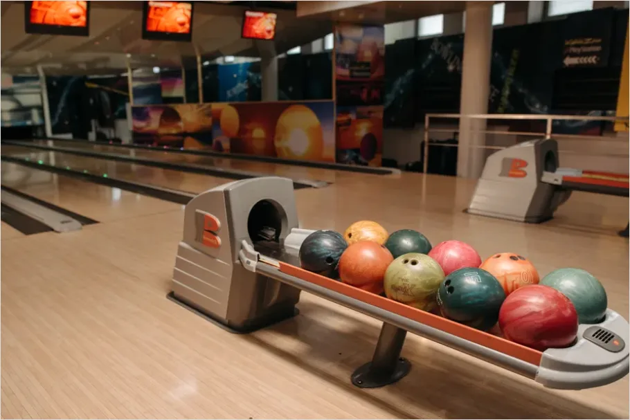 Detail Bowling Alley Lane Action Photo Number 14