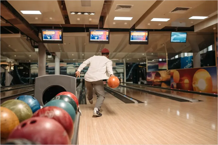 Detail Bowling Alley Lane Action Photo Number 16