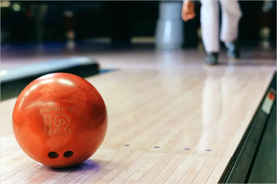 Detail Bowling Alley Lane Action Photo Number 7