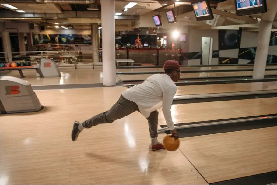Detail Bowling Alley Lane Action Photo Number 8